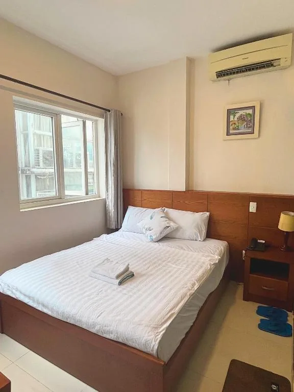 Deluxe Double Room — The Alley Saigon Hotel